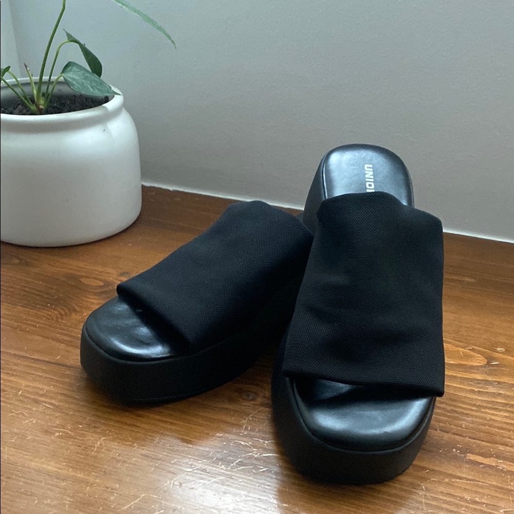 Black Women's Slide Sandals